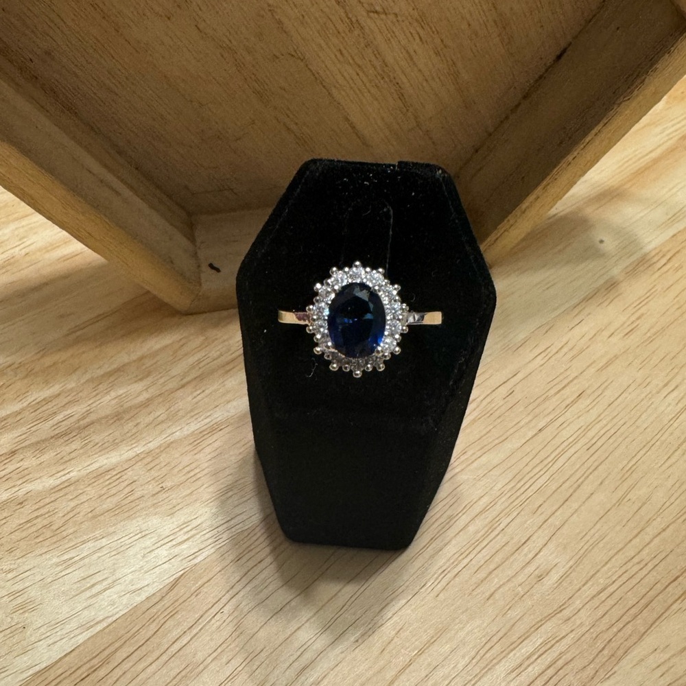 SIZE 10 WEDDING RING